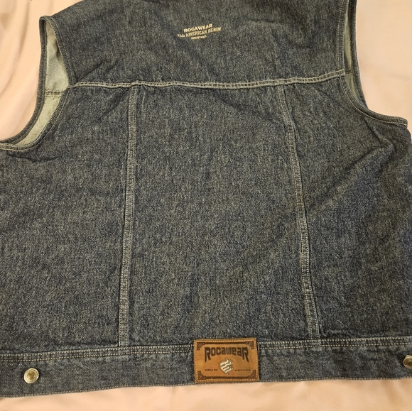 Roca Wear VintageMen's Blue Denim Vest - Picture 3 of 5
